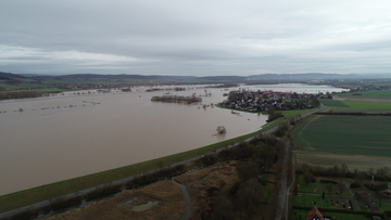 Hochwasserrückhaltebecken Salzderhelden im Bereich der Ortschaft Drüber am 27.12.2023