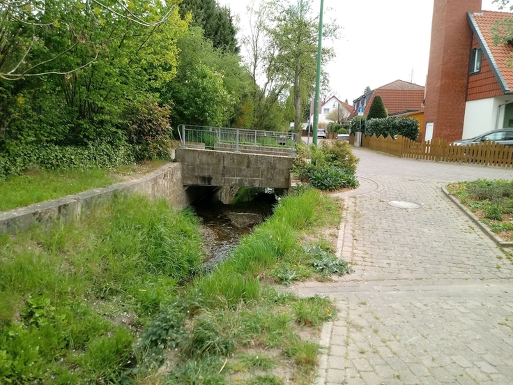 Bei einer Überschwemmung des Bethelner Bachs wären in geringem Maße Gebäude in dem gleichnamigen Ort betroffen (Foto: Ing.-Büro HGN).