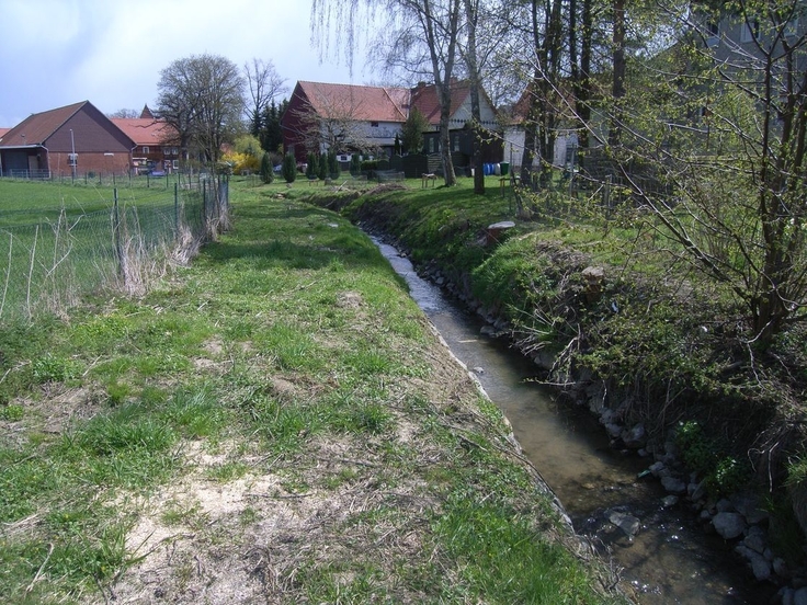 Auch der Bornumer Bach tritt bei einem 100-jährlichen Hochwasserereignis entlang der untersuchten Strecke durchgängig über die Ufer. Im Oberlauf ist vor allem die Ortschaft Bornum am Harz betroffen (Archivfoto: NLWKN).